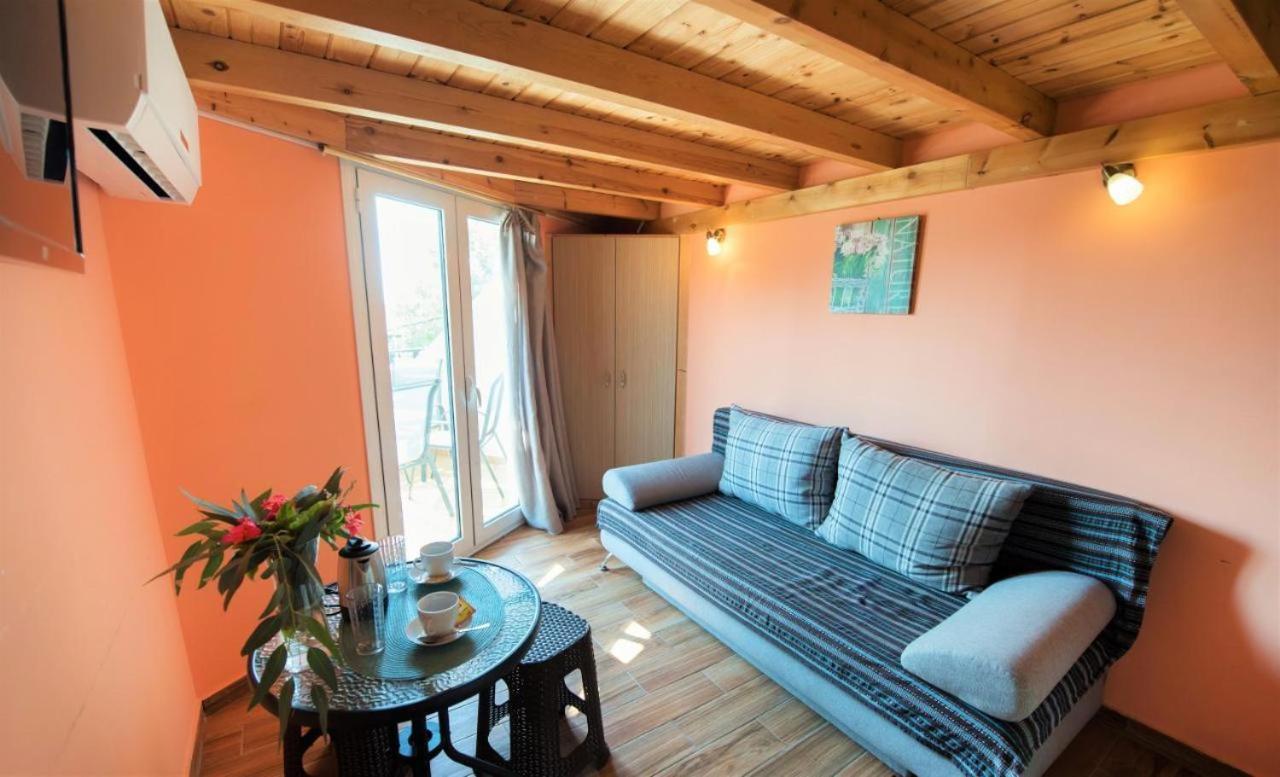 Argo Apartments Vasilikí Buitenkant foto